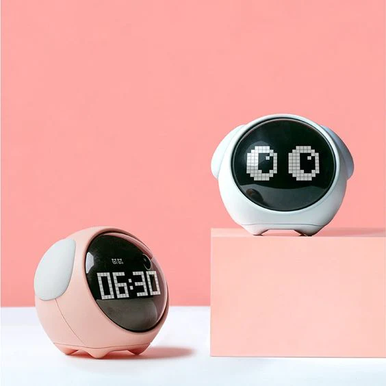 EmojiWake: Unique Emoji Display Alarm Clock with Fun Expressions, Dual Alarms, Snooze Function & Adjustable Brightness - Image 3