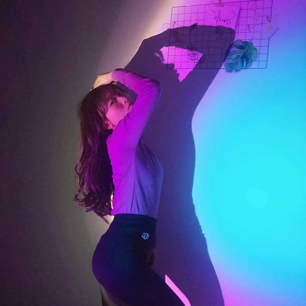 Aura: 16-Hue RGB Sunset Lamp with Remote Control, USB Plug-In & 360° Rotatable Head for Ambience & Content Creation - Image 8